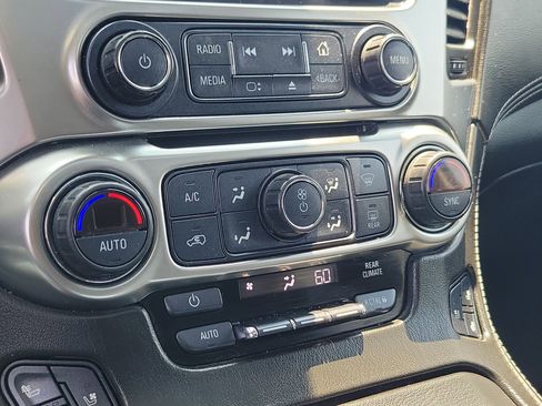Used 2017 Chevrolet Suburban Premier AWD/4WD image 29