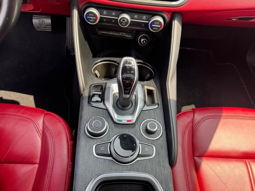 Used 2020 Alfa Romeo Giulia AWD w/ Quick Order Package 22J Sport image 32