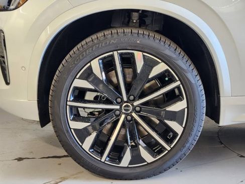 New 2026 Volvo XC90 T8 Ultra w/ Protection Package Premier AWD/4WD image 8