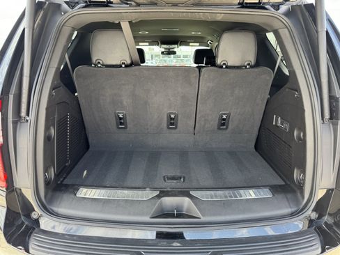 Used 2025 GMC Yukon Denali AWD/4WD image 31