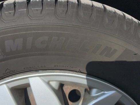 Used 2010 Toyota Sienna LE image 7