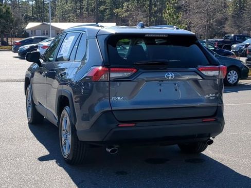 Used 2022 Toyota RAV4 XLE image 7