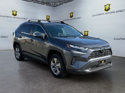 Used 2025 Toyota RAV4 XLE w/ Convenience Package FWD image 7