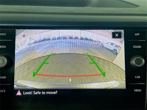 Used 2022 Volkswagen Taos SE image 21