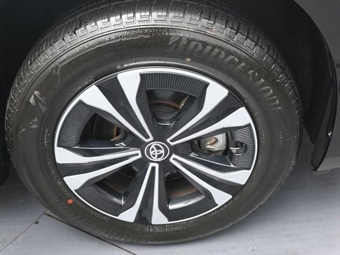 Used 2023 Toyota bZ4X XLE image 37