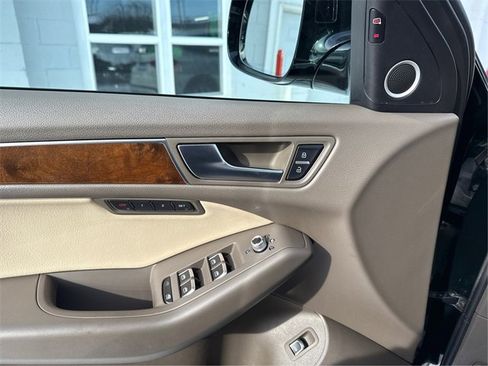 Used 2017 Audi Q5 2.0T Premium Plus w/ Technology Package image 21