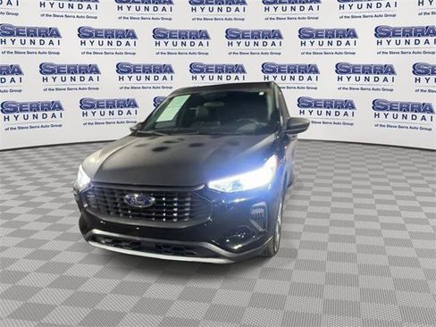 Used 2025 Ford Escape ST-Line image 3