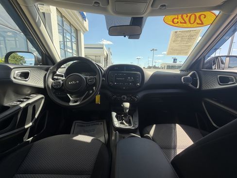Used 2025 Kia Soul LX FWD image 23