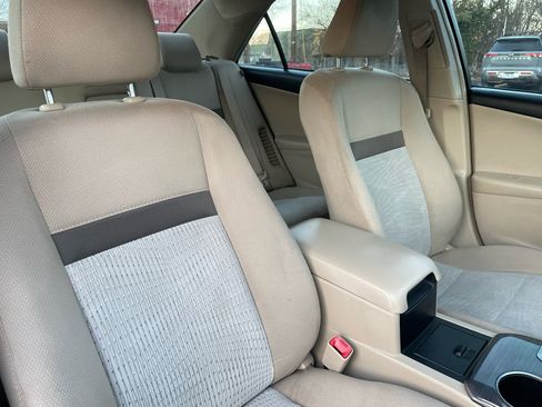 Used 2013 Toyota Camry XLE image 26