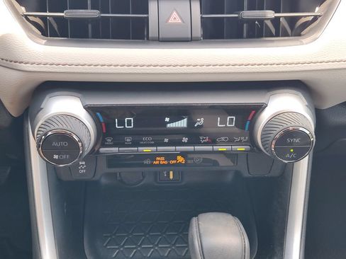 Used 2024 Toyota RAV4 XLE w/ Convenience Package AWD/4WD image 17