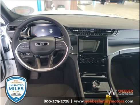 New 2025 Jeep Grand Cherokee L Laredo w/ Luxury Tech Group I image 17