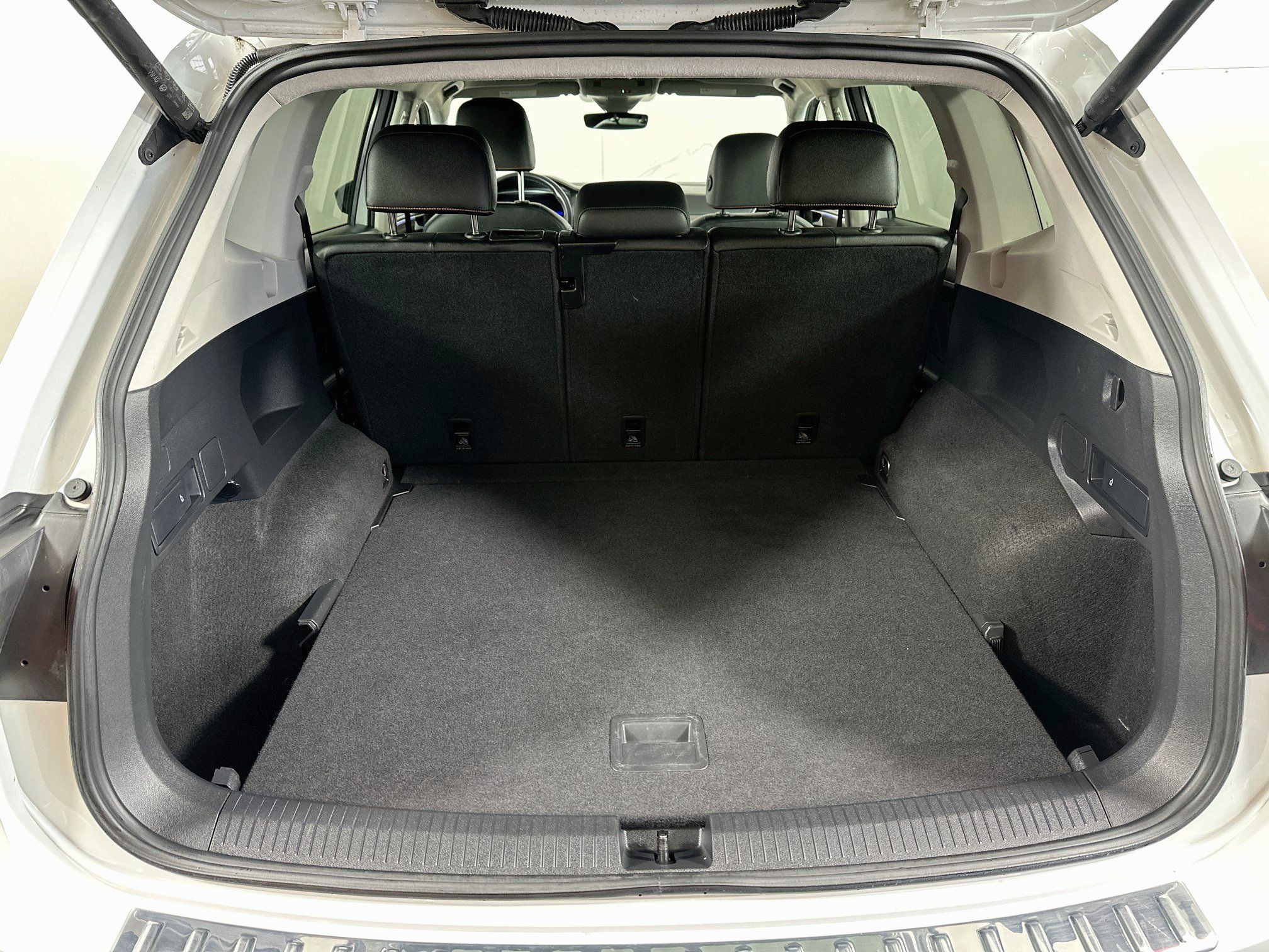 Used 2024 Volkswagen Tiguan Wolfsburg Edition AWD/4WD image 23