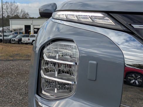 New 2026 Mitsubishi Outlander SEL image 9