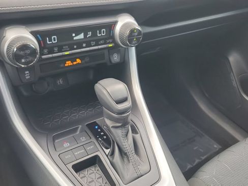 Used 2025 Toyota RAV4 XLE FWD image 15