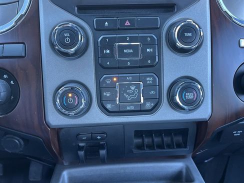 Used 2014 Ford F350 Lariat w/ Chrome Package image 9