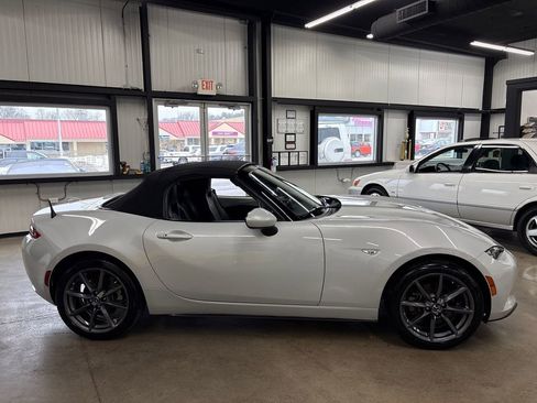 Used 2016 MAZDA MX-5 Miata Grand Touring image 22