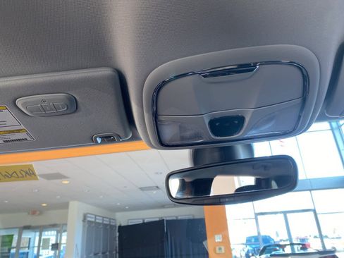 Used 2020 Jeep Cherokee Trailhawk w/ Comfort & Convenience Group image 13