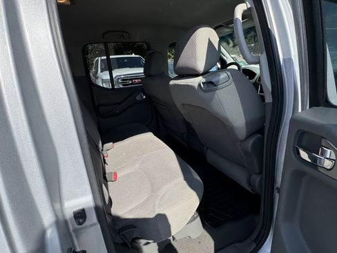 Used 2008 Nissan Frontier SE w/ SE Value Truck Pkg image 11