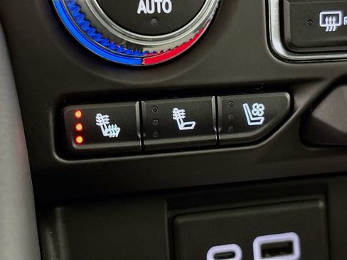 Certified 2023 GMC Yukon SLT w/ SLT Premium Package AWD/4WD image 25