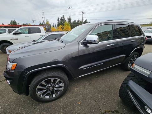 Used 2018 Jeep Grand Cherokee Overland image 5