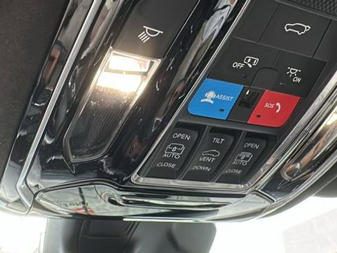 Used 2021 Jeep Grand Cherokee L Summit image 21