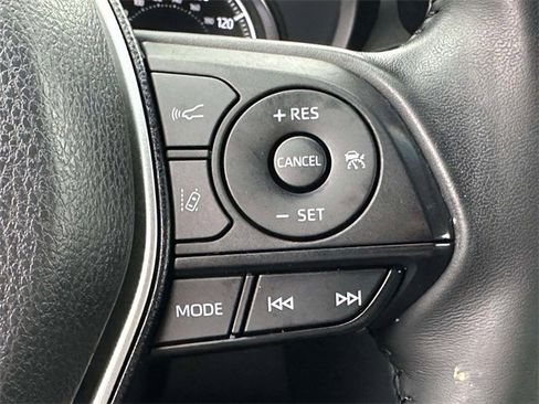 Used 2023 Toyota Venza LE image 33