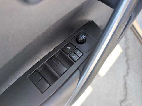 Certified 2022 Toyota Corolla Cross LE w/ Moonroof Package image 15