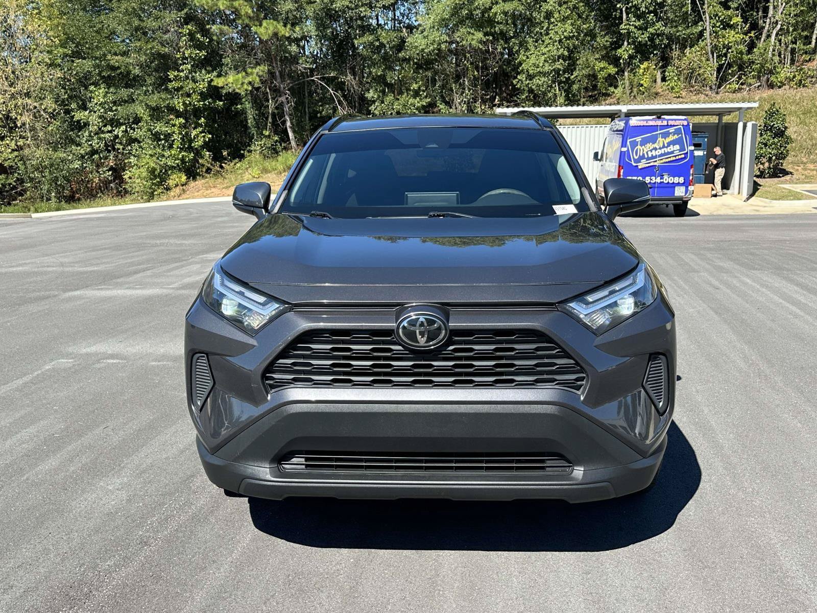 Used 2022 Toyota RAV4 XLE FWD image 2