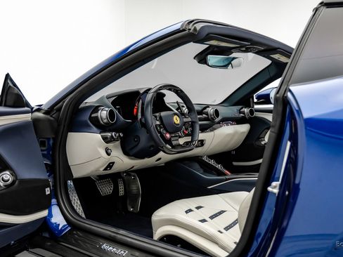Used 2022 Ferrari 812 GTS RWD image 43