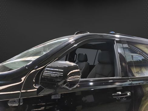 Used 2026 Chevrolet Suburban RST w/ Comfort Package AWD/4WD image 25