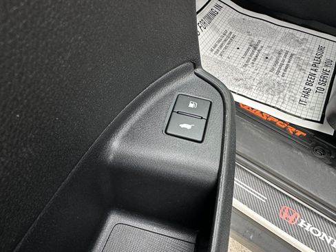 Used 2022 Honda Pilot TrailSport image 18