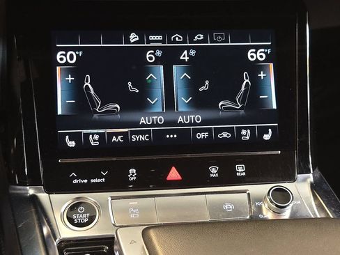 Used 2023 Audi e-tron Premium Plus w/ Premium Plus Package AWD/4WD image 30