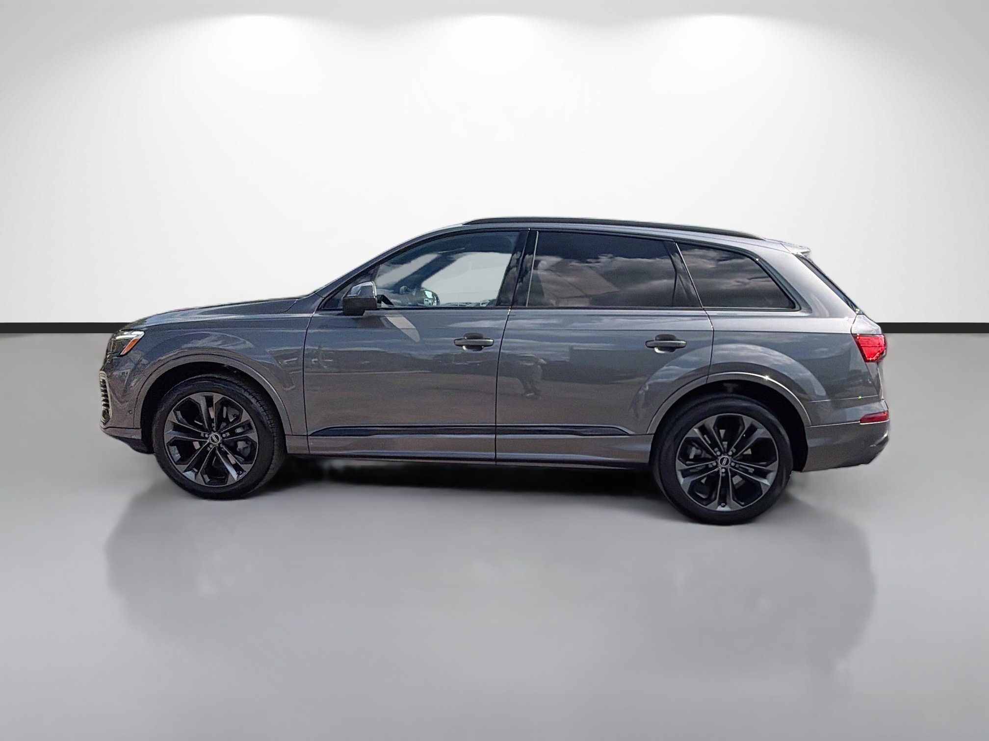 Used 2025 Audi Q7 3.0T Premium Plus AWD/4WD image 6