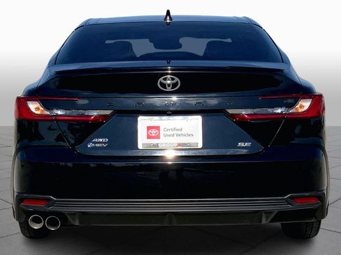 Used 2025 Toyota Camry SE w/ Multimedia Upgrade Package image 5