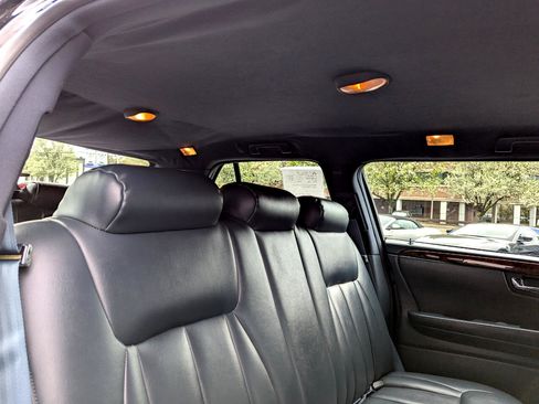 Used 2007 Cadillac DTS image 38