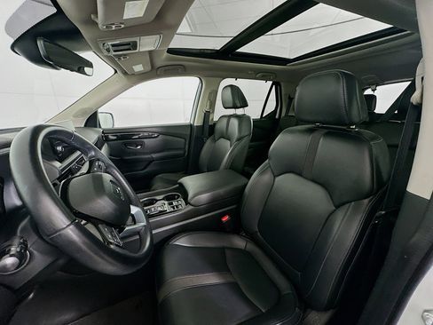 Used 2023 Honda Pilot Touring image 13