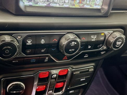 Used 2023 Jeep Wrangler Unlimited w/ Cold Weather Group image 24