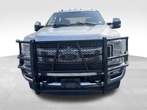 Used 2019 Ford F350 XLT w/ XLT Premium Package AWD/4WD image 4