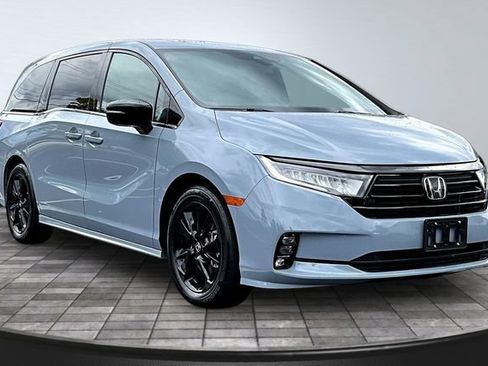 Used 2024 Honda Odyssey Sport image 3
