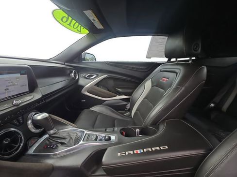 Used 2016 Chevrolet Camaro SS RWD image 11