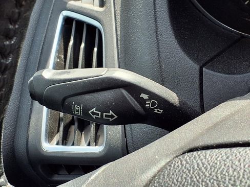 Used 2016 Ford Focus Titanium w/ Titanium Technology Package FWD image 15