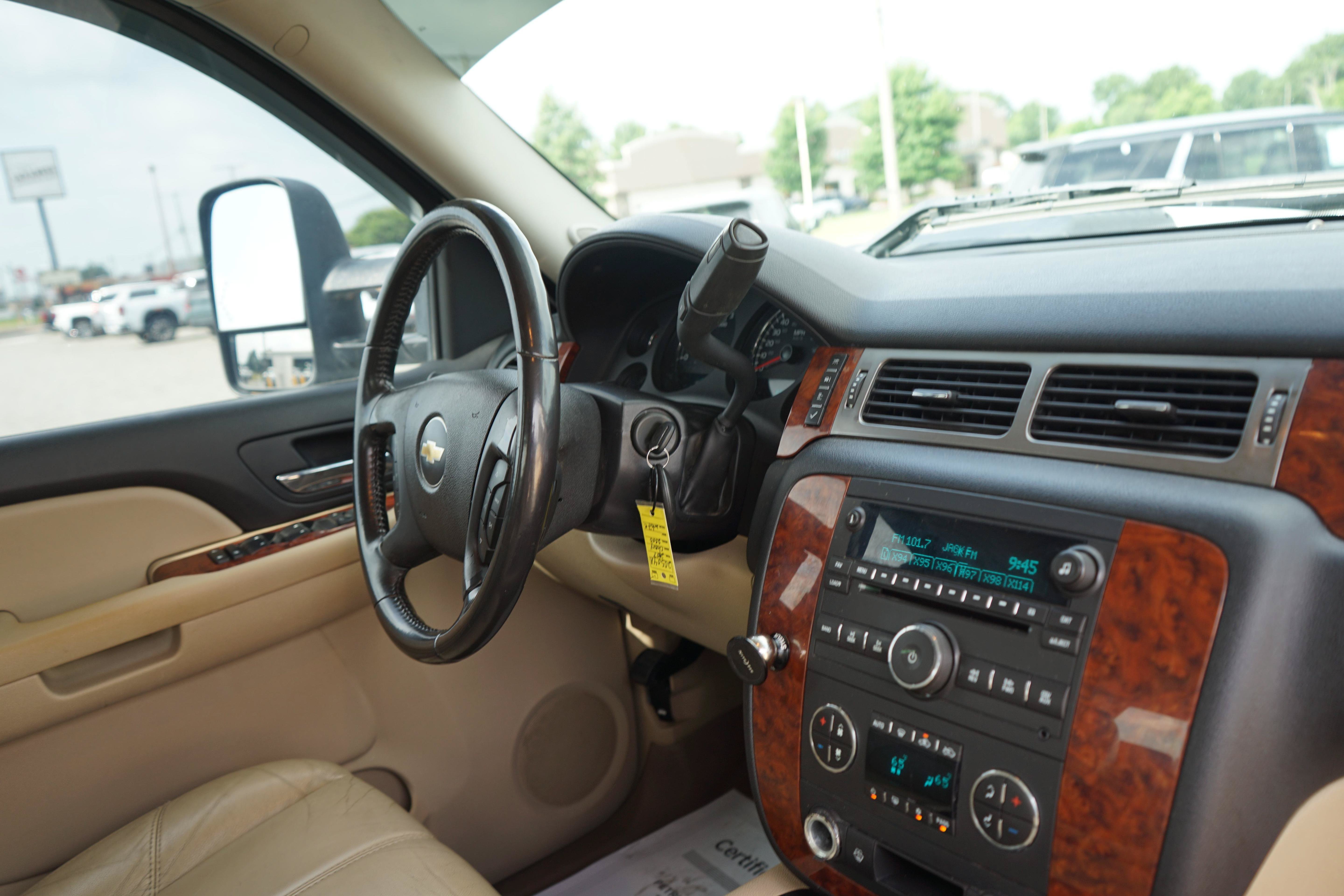 Used 2007 Chevrolet Silverado 2500 LTZ AWD/4WD image 24