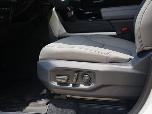 New 2026 Toyota Tundra Limited AWD/4WD image 19