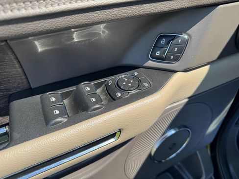 Used 2019 Ford Expedition Limited w/ Equipment Group 301A RWD image 31