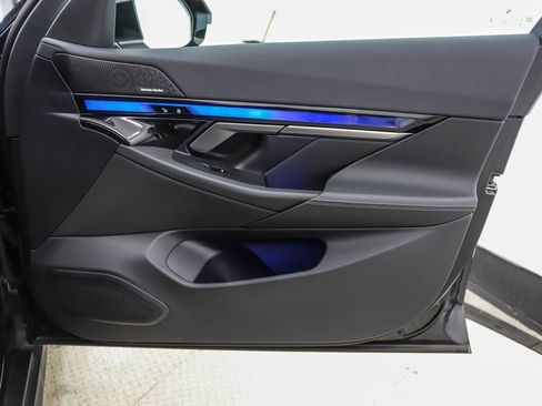 Certified 2025 BMW i5 xDrive40 w/ M Sport Package image 29