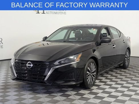 Used 2025 Nissan Altima 2.5 SV FWD image 4
