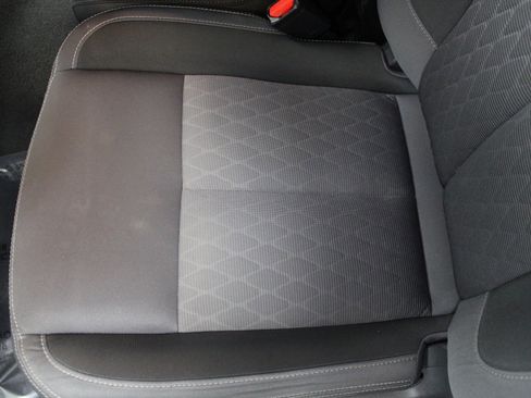 Used 2022 Nissan Titan SV image 15