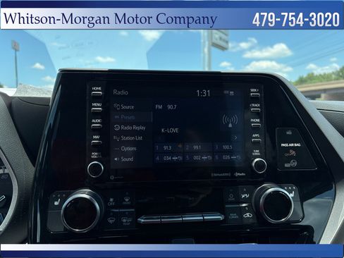 Used 2022 Toyota Highlander XLE AWD/4WD image 25