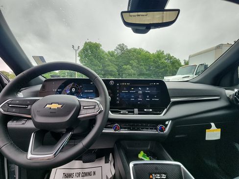 New 2026 Chevrolet Equinox LT FWD image 20
