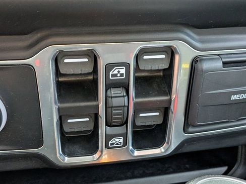 Used 2022 Jeep Gladiator Sport AWD/4WD image 21
